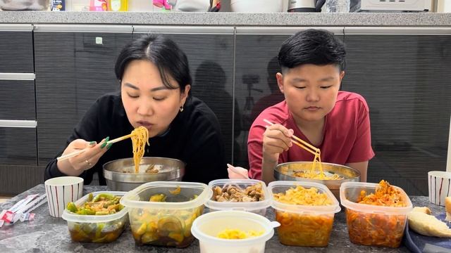 На ужин вкусный кукси|мукбанг|mukbang смотреть онлайн