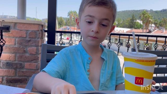 Кемер 🇹🇷🫶 видео ни о чем, я даже гамбургер не хочу 🤣 влог про малыша, мороженое в Турции 😂 смотреть онлайн