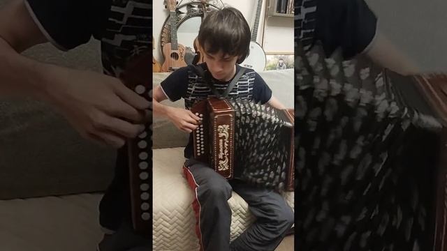 когда пацан посмотрел ролик Алексея Симонова))). я милого узнаю по походке. смотреть онлайн