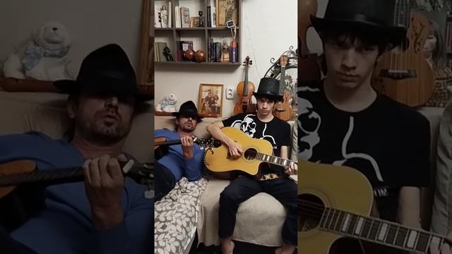 лашатэмикантарэ в две гитарки вечерком)) ("L’italiano". Canzone di Toto Cutugno) смотреть онлайн