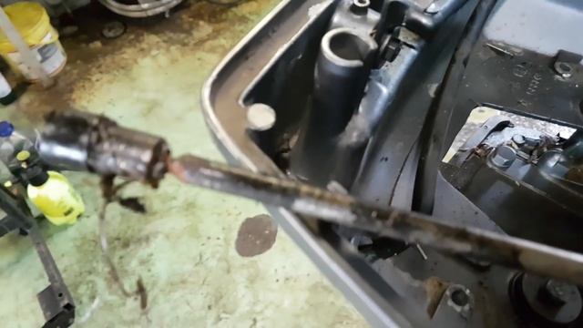 Не включаются передачи на лодочном моторе Не всегда виноват редуктор! смотреть онлайн