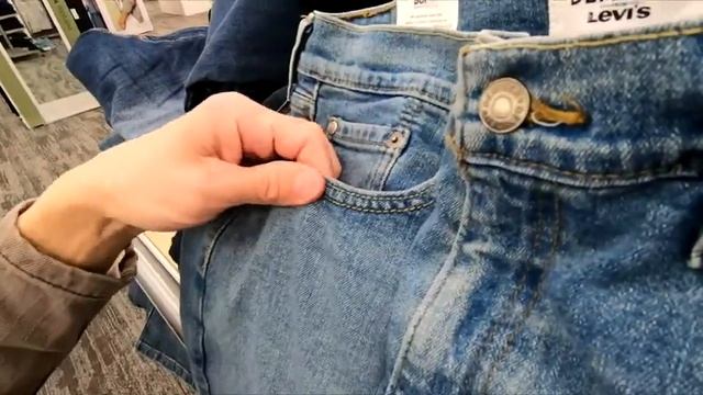 DENIZEN LEVI'S MEN'S JEANS RELAXED FIT MENS JEAN AT TARGET SHOP WITH ME SHOPPING CLOSE UP LOOK