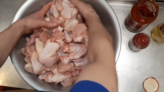 Уйланмаган даканг хуроз гуштидан шашлык. смотреть онлайн