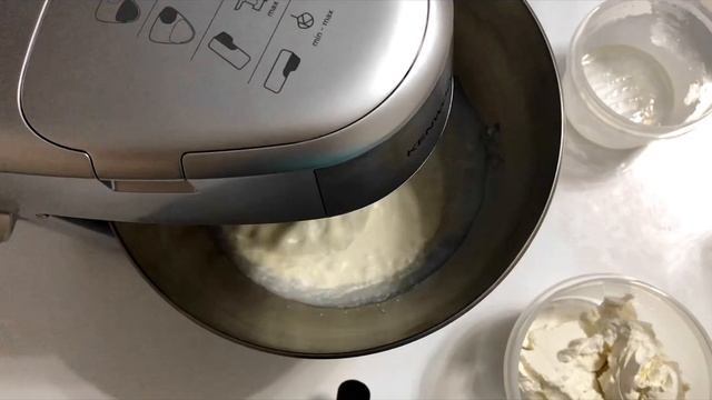 Хрустящий и нежный рулет Баунти. Қытырлақ әрі нәзік Баунти рулеті смотреть онлайн