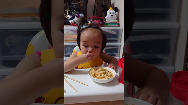 たっくんのお昼ごはん。ぶっかけうどん。 Bukkake udon. 2020年7月28日。 смотреть онлайн
