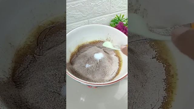 BUAT NYA CUMA DI ADUK ADUK AJA #brownies#shorts #fyp #viralvideo смотреть онлайн