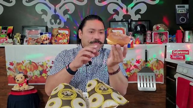 NEW Party Bagels from Einstein Bros Bagels | Churro and Chocolate Birthday Cake смотреть онлайн