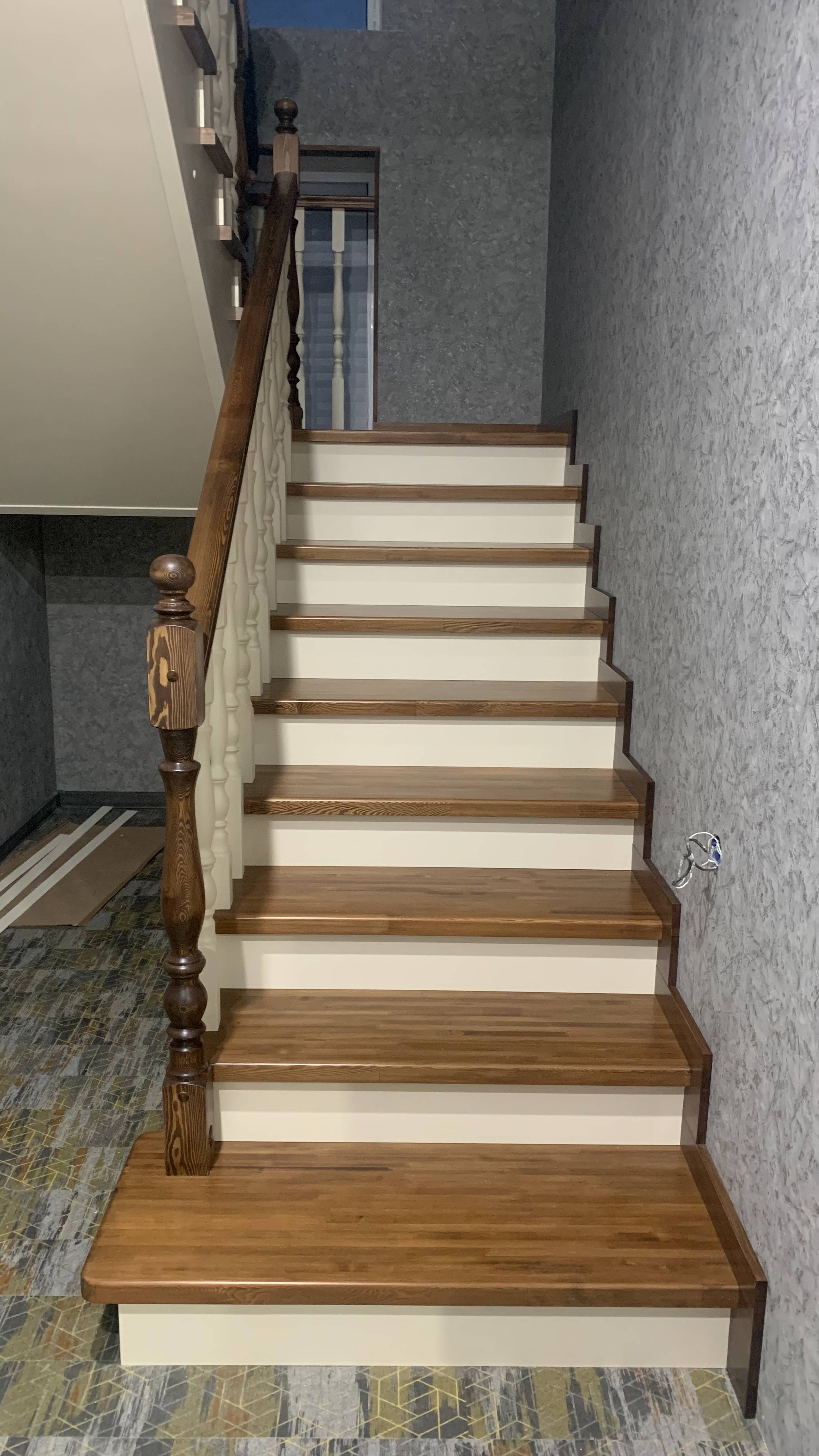 Лестница на второй этаж