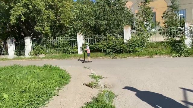 Юрга/Отдыхаем в сквере/Новости от старшего сына.