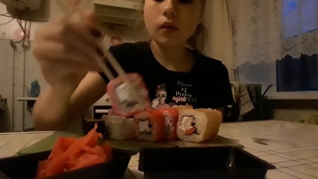 Кушаем суши ролы смотреть онлайн
