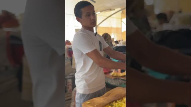 Osh! Correct Pilaf. Esini tanigandan beri sabzi to'g'raydigan yigit!!! смотреть онлайн