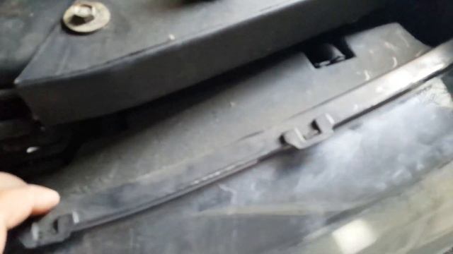 Trailblazer/Envoy/Rainier/Bravada - Changing Front Bulbs смотреть онлайн