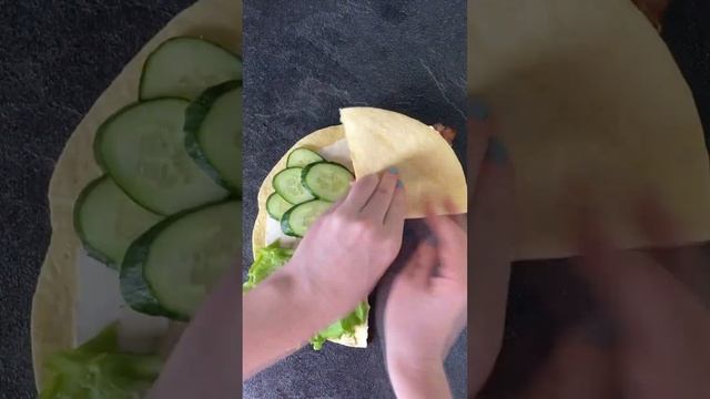 Tortilla Sandwich / Сэндвич в тортилье за 5 минут #shorts смотреть онлайн