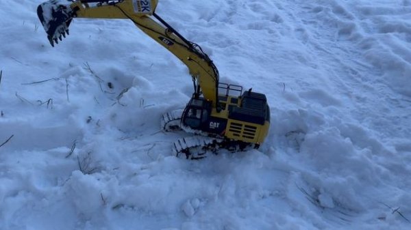 Экскаватор на радиоуправлении