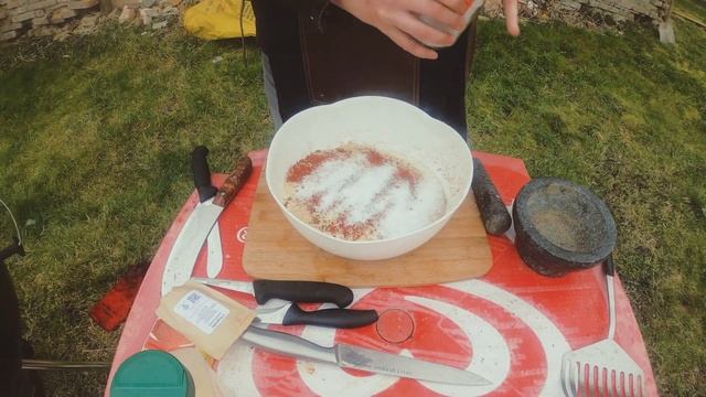 ÚPLNĚ NEPOVEDENÝ VIDEO Aneb Babica Hadr Poprvé | Jak Jsem Skoro Uhořel | MAD BBQ