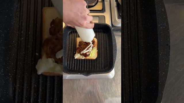 Сэндвич бомба, честно говоря 🥪🔥 #shorts смотреть онлайн