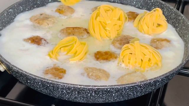 Tagliatelle with meat balls/ how to make meatballs Taliatelje me qofte/ Ide e shpejt per drek / смотреть онлайн