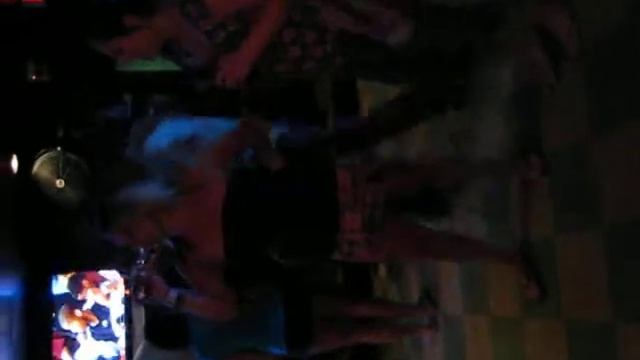 Cupid shuffle...ooo look! pretty boy! смотреть онлайн