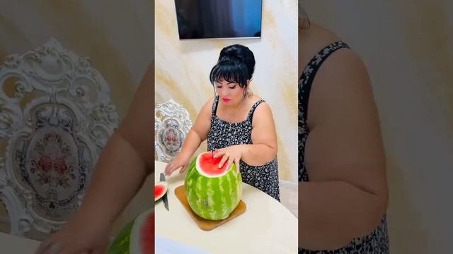 #watermelon #🍉 #арбуз #арбузик #арусякавказ #арускавказ #карвинг😂 #нарезкаарбуза #таквкуснее смотреть онлайн