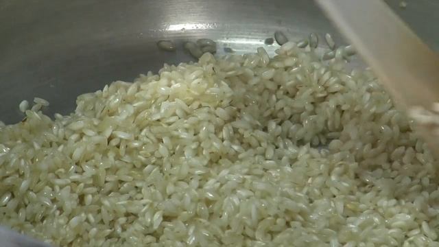 Come fare il risotto: la ricetta base per diversi risotti - primi piatti (how to make risotto) смотреть онлайн