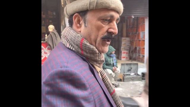 A visit to the shop of spare parts of bikes! Sialkot gate main market смотреть онлайн