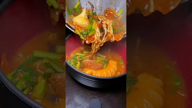 Jangan lupa nyeblak hari ini🤤🤤🤤by seblakkocepat #seblakpedes #food #asmrfood #seblak #foodvideos смотреть онлайн