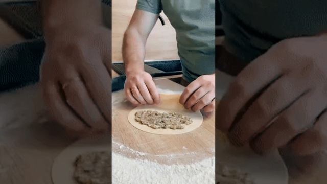 ЧЕБУРЕКИ сочные и хрустящие #липецкаяобласть #рецепты #сельскаяжизнь #раненбург #дача #еда #огород смотреть онлайн