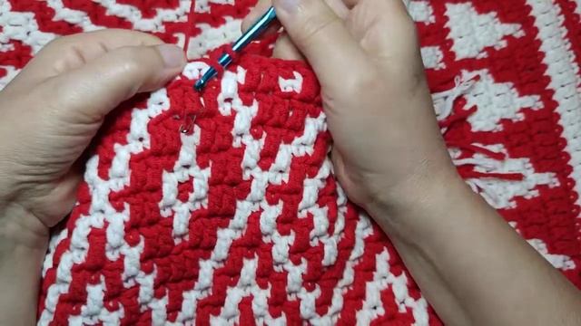 022/2022 - Parte 51 de la Manta a ganchillo Mosaico en color rojo y blanco con motivo geométrico смотреть онлайн