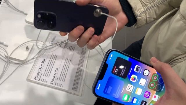 Быстрый обзор на iPhone 14 Plus который провалился в продажах смотреть онлайн