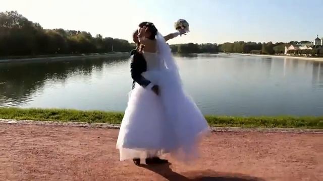 Свадебный видеоролик, пример работы фотографа и видеооператора Романа смотреть онлайн