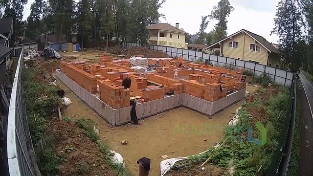 Таймлапс строительства двухэтажного дома площадью 639м² в д.Зименки 🔥 #строительство #академикстрой смотреть онлайн