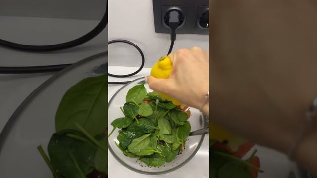 Салат с киноа #гриха317 #вкусно #едаялюблютебя #быстрыйужин смотреть онлайн