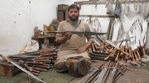 Удивительный процесс изготовления мечей из голливудской стали! Как на фабрике по изготовлению