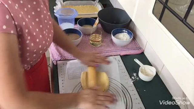 KOLAC KOJI SE TOPI U USTIMA-KOCKE OD ROGACA-STARINSKI RECEPT IZ STARE SVESKE смотреть онлайн