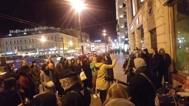 Питер, на Невском зажигают! смотреть онлайн