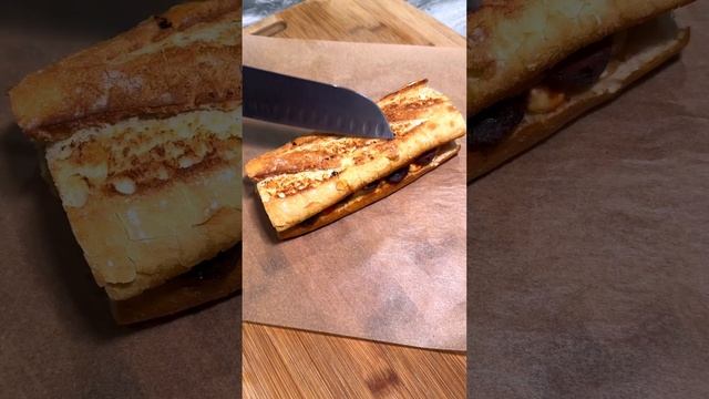 Delicious Sausage Sandwich (Sujuk) #shorts #food #sandwich смотреть онлайн