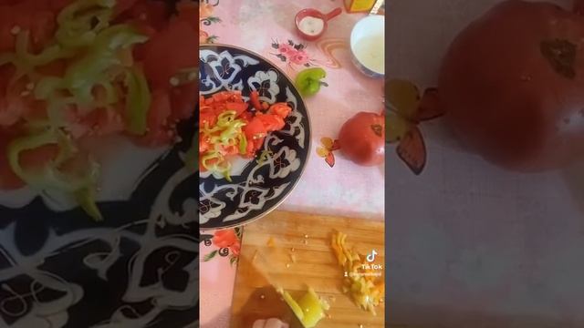 Самый вкусный салат #shorts смотреть онлайн