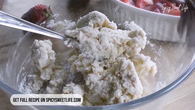 Strawberry Cobbler- NO EGGS Baked Dessert | Make This Yummy Vegetarian Dessert In Minutes!