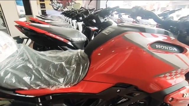 Review Honda CB 150R ហុងដា សុីប៊ី ១៥០កំពូលម៉ូតូដំណើរផ្លូវឆ្ងាយ смотреть онлайн