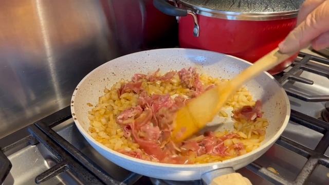 Vito's Linguine Fini Carbonara смотреть онлайн