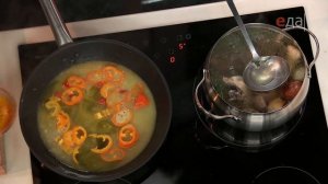 Ромштекс в сложной панировке с персиковым соусом | Мясо. От филе до фарша