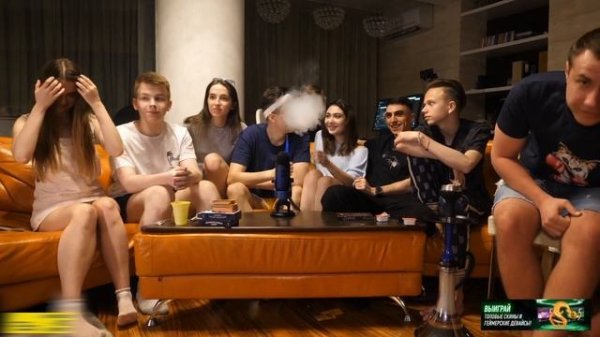 НА СТРИМ ХАТЕ АРИНЯН ЗАСВЕТИЛА ЖОПУ