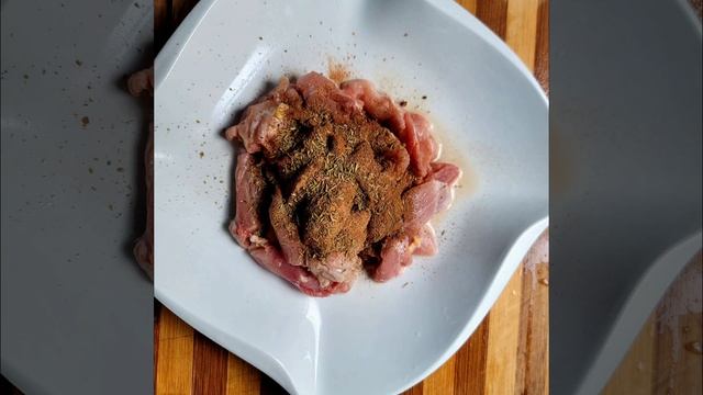 Spicing My Chicken Breast смотреть онлайн