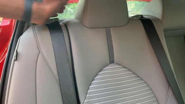 2020 Toyota Camry SE Hybrid смотреть онлайн