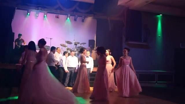 KYRGYZ WEDDING DANCE IN CHICAGO MAKSAT AND MEERIM смотреть онлайн