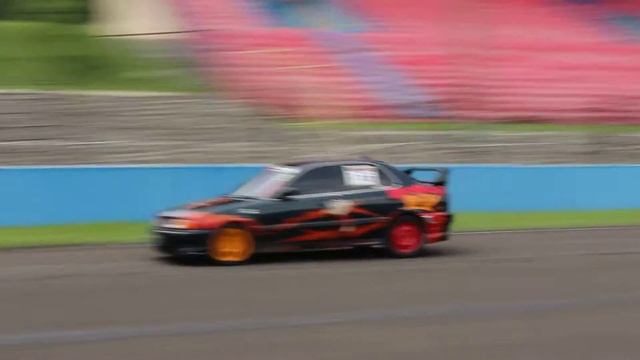 Drag Battle Championship Baleno Club Indonesia смотреть онлайн