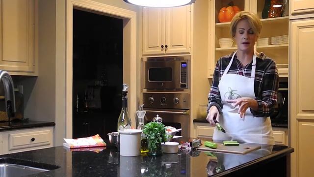 Cooking with Carrie Episode 4 - Chickpea Salad смотреть онлайн