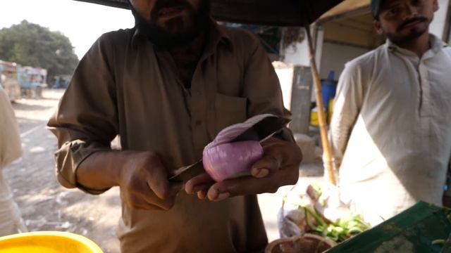 Street Food In Karachi, Pakistan - GIANT BONE MARROW BIRYANI + Ultimate Pakistani Street Food!