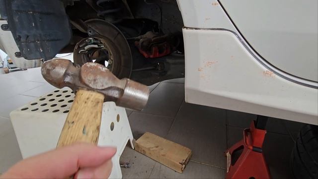 How to replace rear wheel bearing - Inspira/Lancer 08 смотреть онлайн