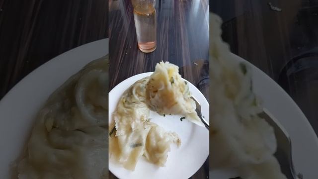 Уличная еда в Кыргызстане. Приятного аппетита😋#Кыргызстан #Оромо #Еда #приятногоаппетита #уличнаяед смотреть онлайн